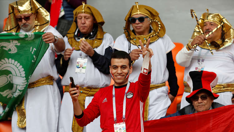 المصريون يتوافدون لدعم فريقهم في مواجهة روسيا 