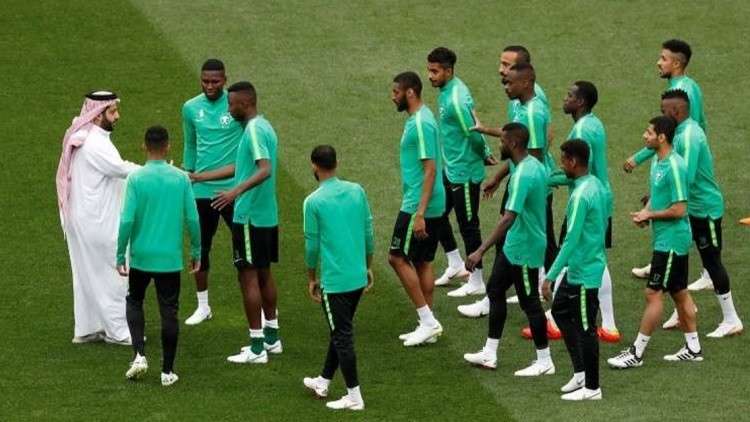 بعثة المنتخب السعودي: عطل فني يصيب طائرة الفريق واللاعبون يتجهون إلى مقر إقامتهم