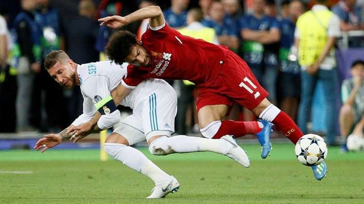 صورة.. هل أبدى راموس شماتة بالفرعون محمد صلاح؟