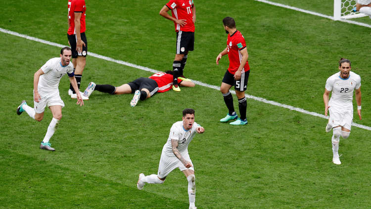 منتخب مصر يصل القاهرة وسط حضور أمني مكثف (فيديو)