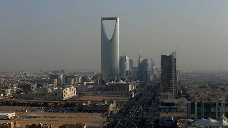 نائب سعودي يطالب بتثبيت الحد الأدنى لأجور القطاع الخاص