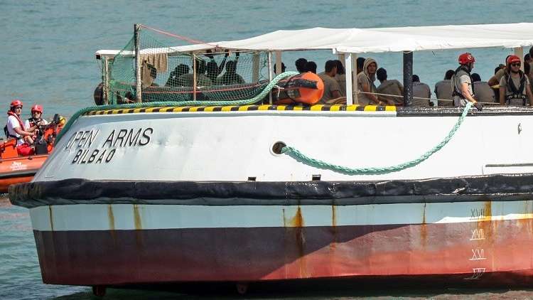 450 مهاجرا في ضيافة البحر وسط خلاف بين إيطاليا ومالطا على استقبالهم