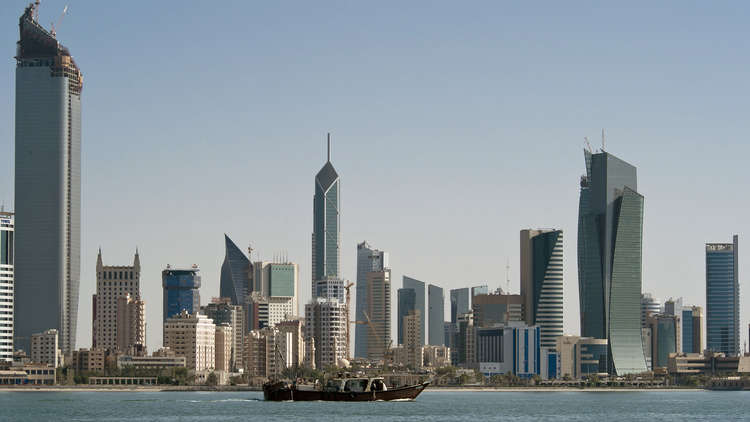 الموانئ الكويتية توقف حركة الملاحة البحرية