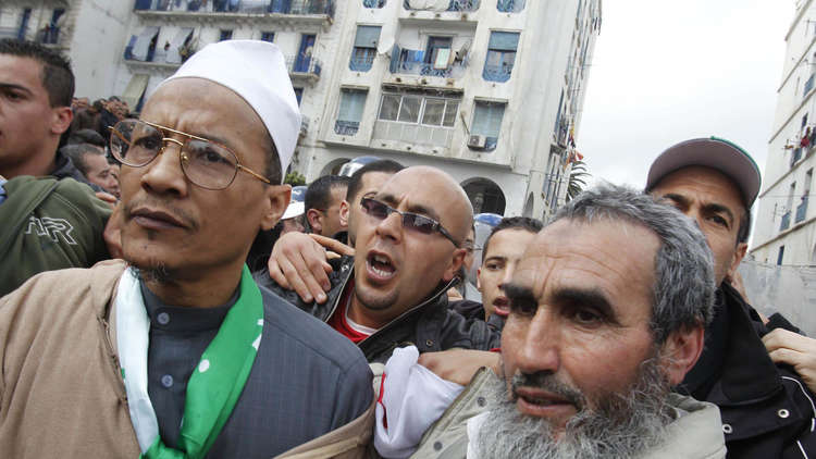 السلطات الفرنسية تحقق في تصريحات لبلحاج "المعادية"