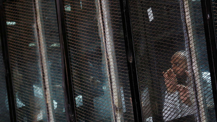 مصر.. إلغاء حكم الإعدام على المتهمين في "أحداث السفارة الأمريكية الثانية"