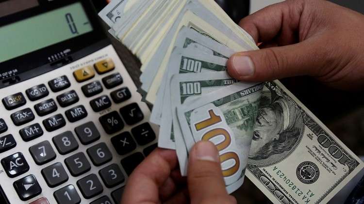المركزي العراقي ينفي عدم تعامله بفئة الـ100 دولار من إصدارات ما قبل 2006