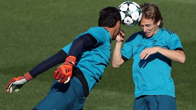 مودريتش ينضم لتدريبات الريال (فيديو)