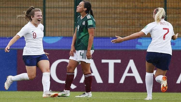 شاهد.. نجمة المنتخب الإنجليزي تسجل هدفا رائعا بجزء غير متوقع من جسدها