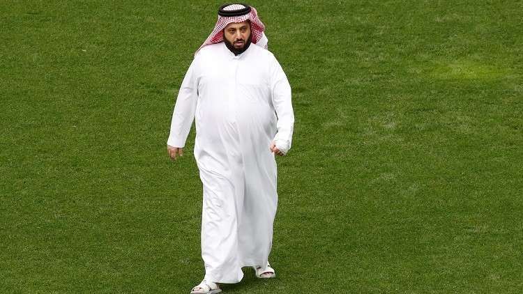 الصورة الأولى لتركي آل الشيخ في المستشفى