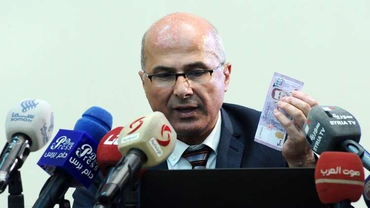 حاكم المركزي السوري يوضح تصريحاته حول تخفيض سعر الدولار إلى 200 ليرة