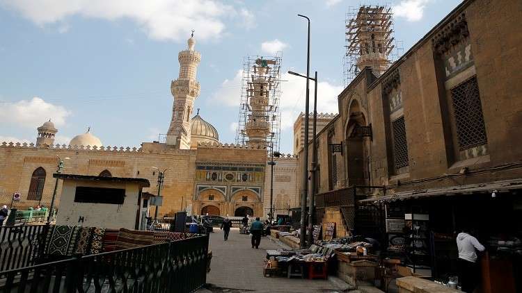 الأزهر يكافح الطلاق في مصر بحملة 