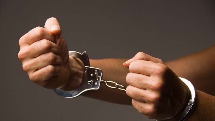 اعتقال امرأة حاولت اختطاف