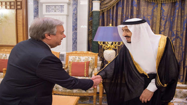 العاهل السعودي يستقبل غوتيريش في جدة