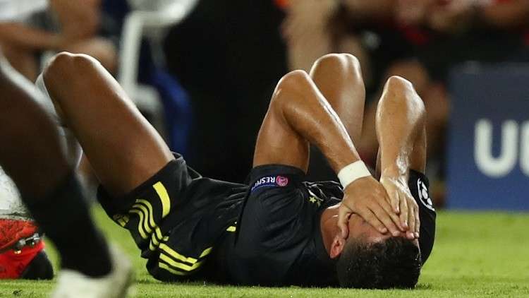 شاهد.. جماهير ريال مدريد تنسى رونالدو في 17 ثانية فقط!