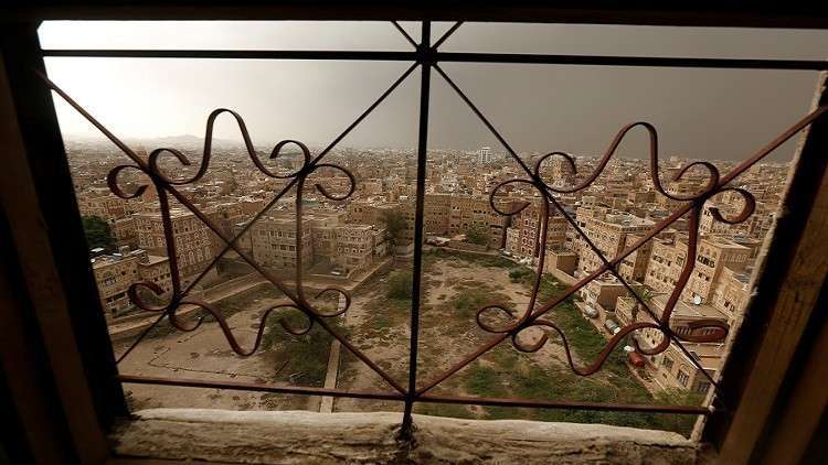 الحوثيون يتهمون التحالف العربي بقصف مستشفى ومركز للأمومة في الحديدة باليمن