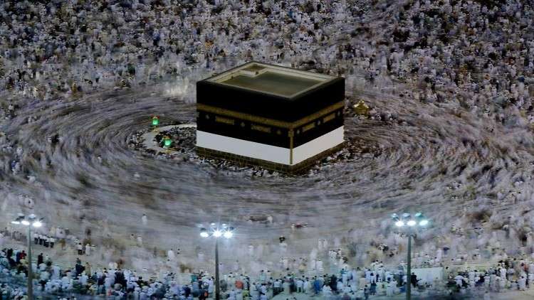 إمام يكشف أن "الجميع" كان يصلي في الاتجاه الخاطئ لـ 37 عاما!
