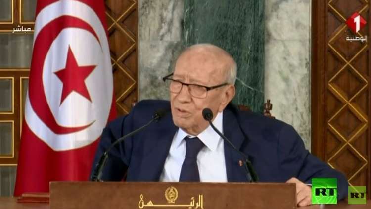 السبسي: لا خصومة مع الشاهد ولكن عليه احترام مقام الرئاسة