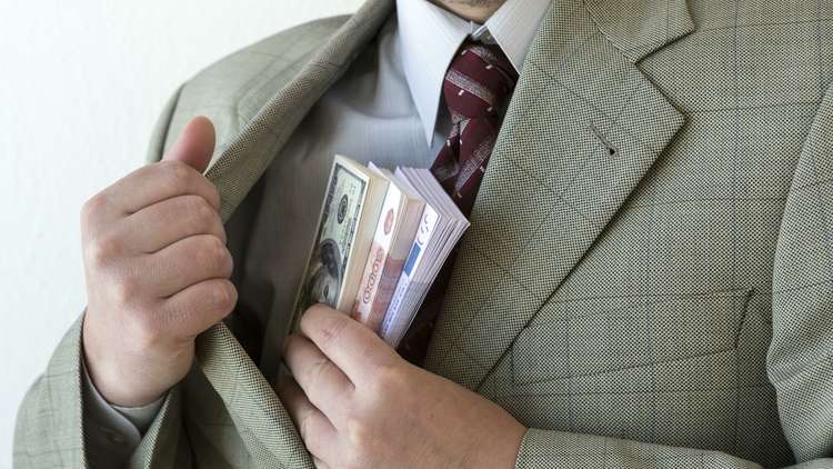 مبادرة نيابية عراقية لتوزيع عائدات النفط على المواطنين 