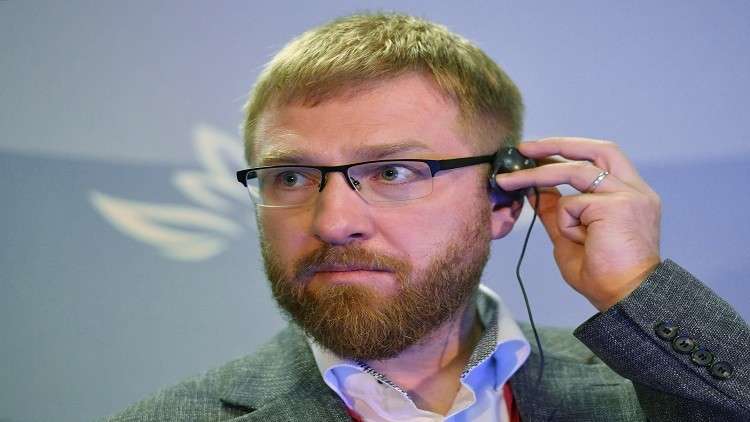 الأمن الأمريكي يوقف صحفيا روسيا في مطار واشنطن