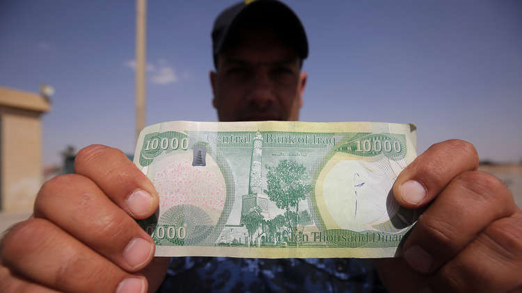 مؤيدو ترامب يقبلون على شراء الدينار العراقي لتحقيق حلم حياتهم!