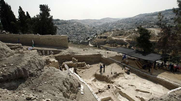 العثور على ختم دائري قرب القدس قد يكون لبيلاطس البنطي