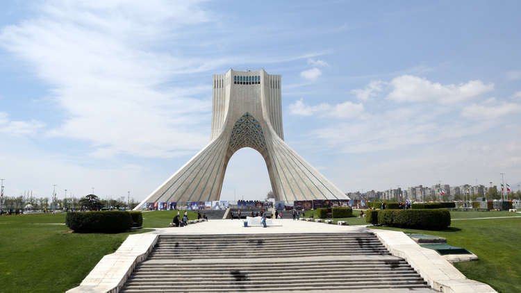 طهران تؤيد المفاوضات اليمنية في السويد وتعرض المساعدة في حل النزاع