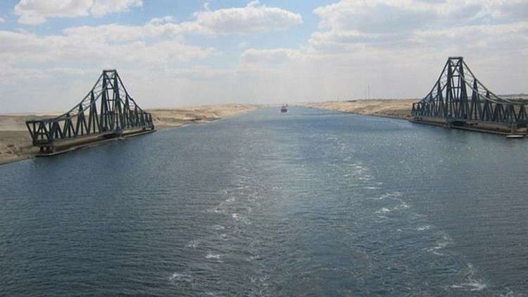 مصر.. عمليات بحث عن 14 صيادا غرق قاربهم في خليج السويس