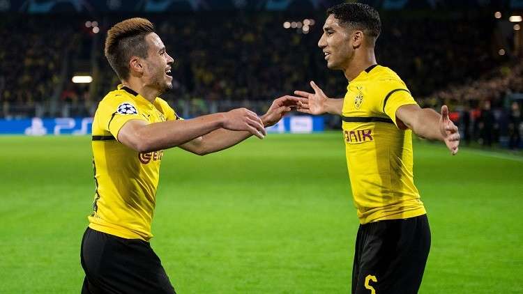 نجم عربي يتوج بجائزة الشهر في الدوري الألماني