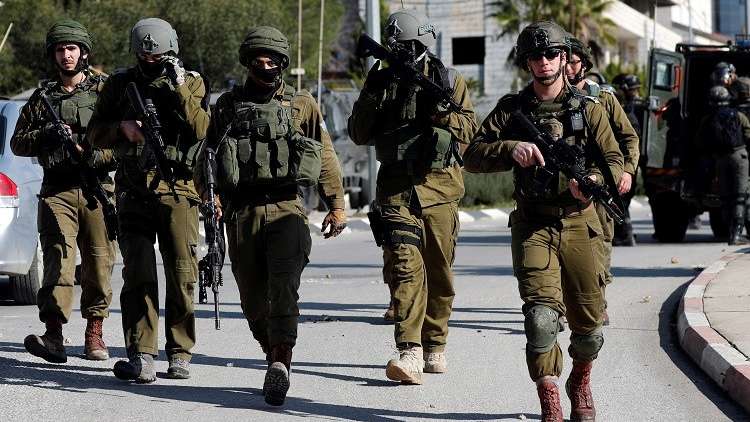 إسرائيل تعتقل 19 فلسطينيا في الضفة الغربية