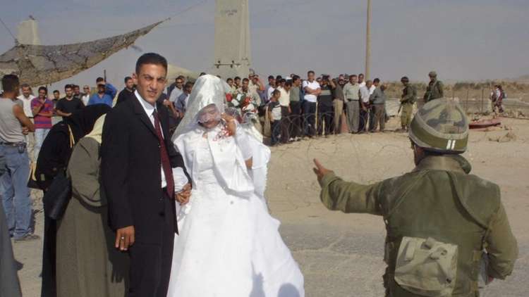 الأمن الإسرائيلي يعتقل 20 شخصا شاركوا في عرس رُفعت فيه