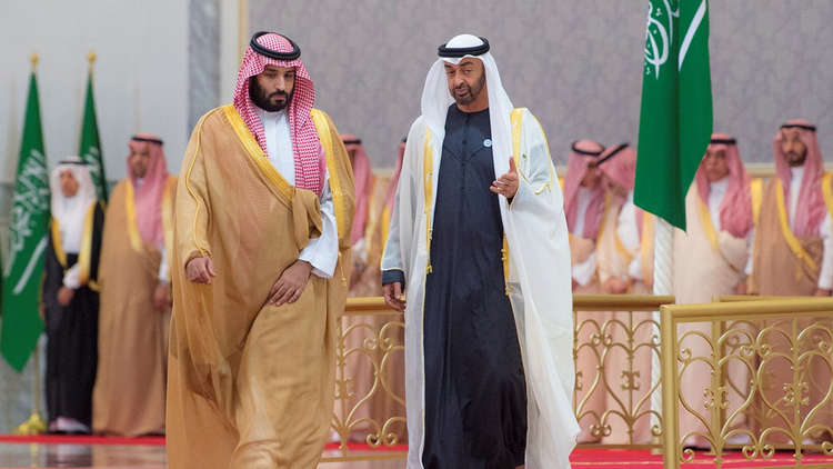 بالفيديو..  بن سلمان وبن زايد يفاجئان جمهور "فورمولا إي" في السعودية