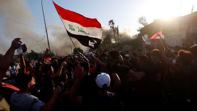 شاهد..  البصرة تشتعل من جديد بمظاهرات 