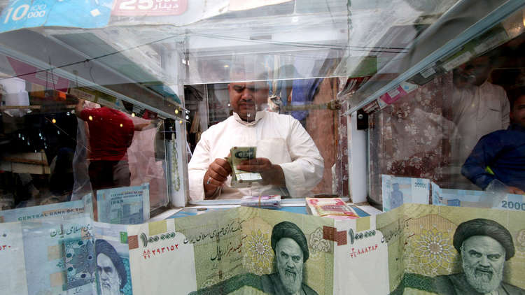 خبير لـRT: الولايات المتحدة تحاصر إيران اقتصاديا في العراق