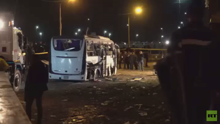 قتلى وجرحى في تفجير حافلة سياح بالجيزة