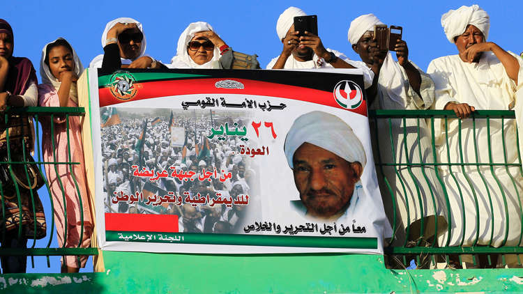 السلطات السودانية تطلق سراح نجلة المعارض الصادق المهدي
