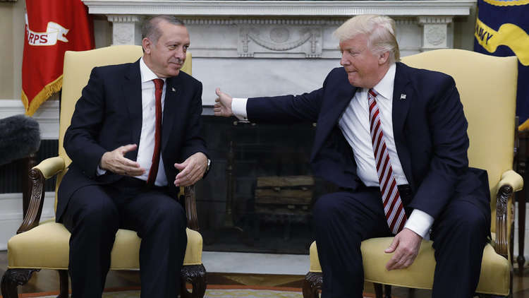 بعد تهديده بتدمير تركيا اقتصاديا.. ترامب يبحث مع أردوغان إقامة منطقة عازلة شمال سوريا