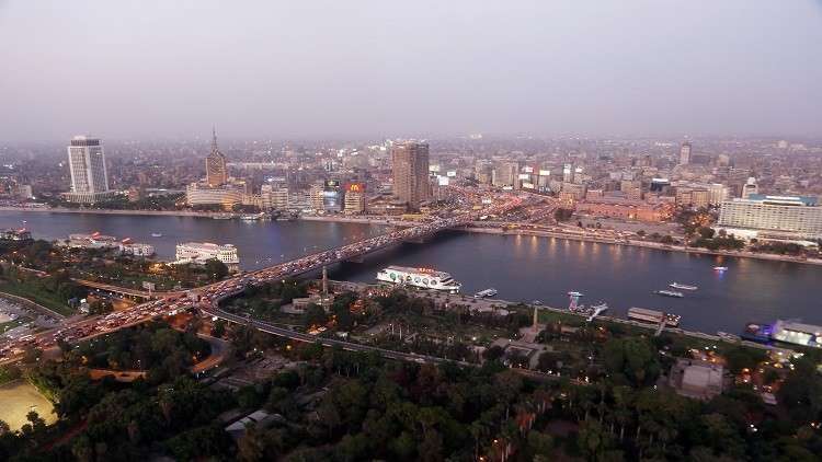 مفكر مصري كبير يقترح تدريس الفلسفة بدلا من المواد الدينية في المدارس 