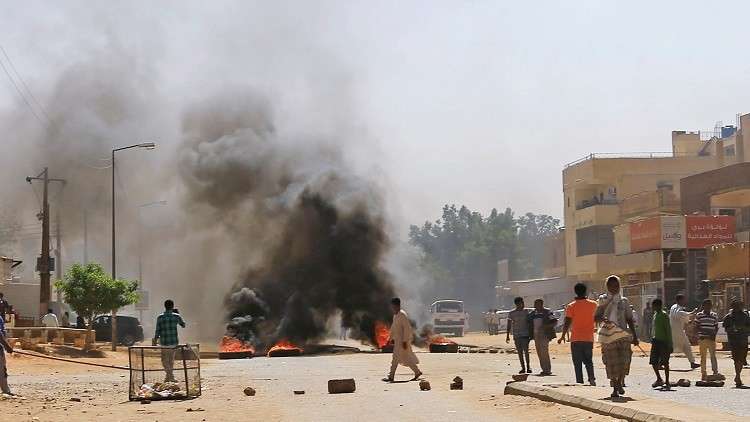 الشرطة السودانية تنفي إطلاق النار على المحتجين 