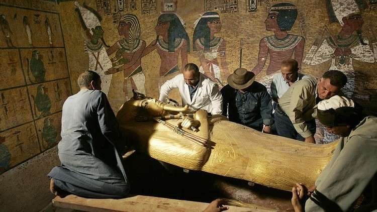  إعادة فتح مقبرة توت عنخ آمون بعد كشف غموض بقع جدرانها
