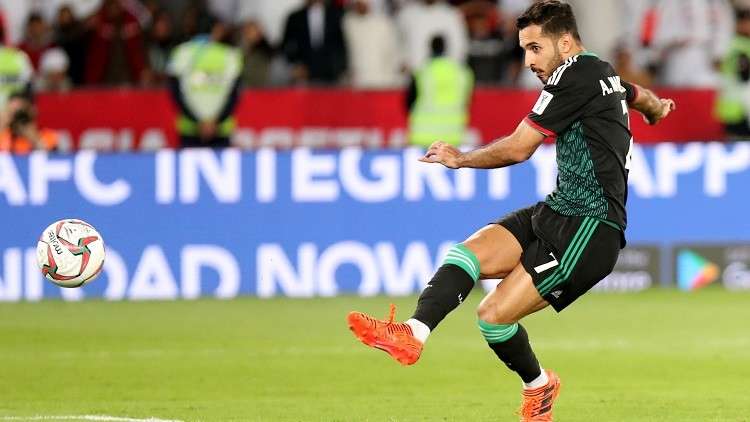 مهاجم "الأبيض" مبخوت وفرصة الانفراد بعرش هدافي العرب في آسيا 