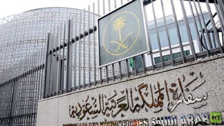 الرياض تنفي شائعة تأشيرة المصريين وتعتبرها "دق إسفين"!