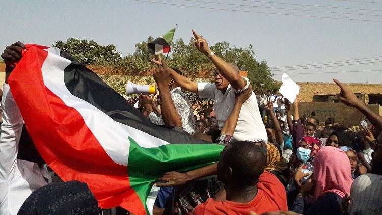 السودان.. اعتقال قيادات في المعارضة بينها ابنة الصادق المهدي
