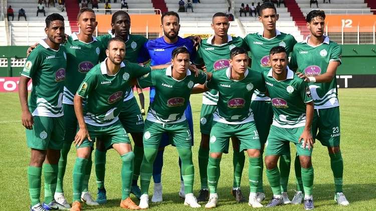 في بلادي ظلموني.. جماهير الرجاء تغني وشرطة تونس تصور (فيديو)