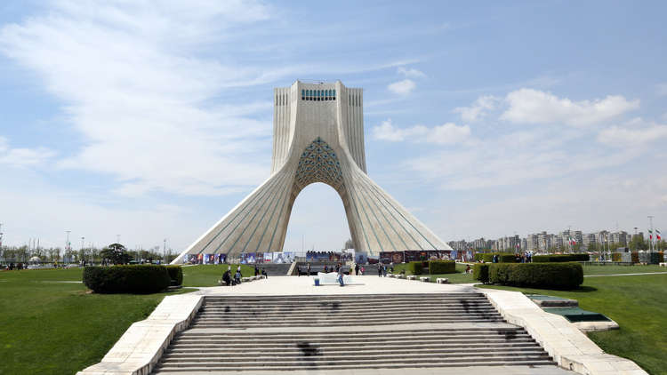 إيران تفرج عن معتقلة فرنسية