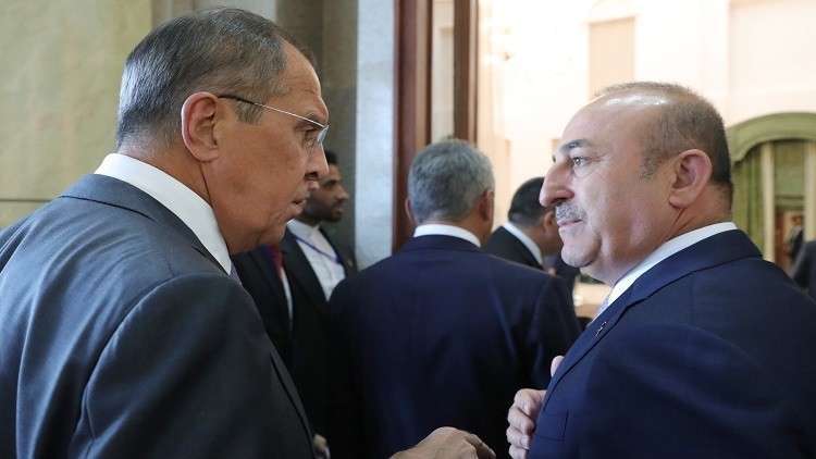 موسكو: لافروف وتشاووش أوغلو بحثا هاتفيا التسوية السورية والجهود المبذولة في إطار أستانا