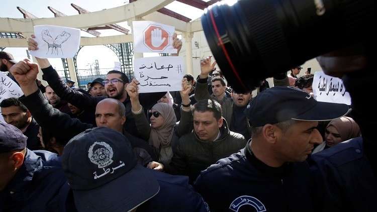إطلاق سراح جميع الصحفيين المعتقلين خلال الوقفة الاحتجاجية في الجزائر 
