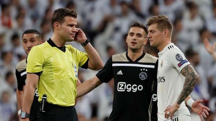 بالفيديو.. ريال مدريد يتلقى هدفين مشكوك في صحتهما بوجود الـ 