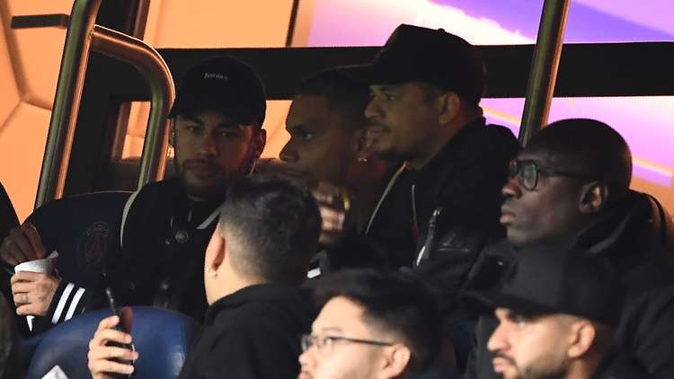 شاهد.. رد فعل نيمار بعد إقصاء سان جيرمان 