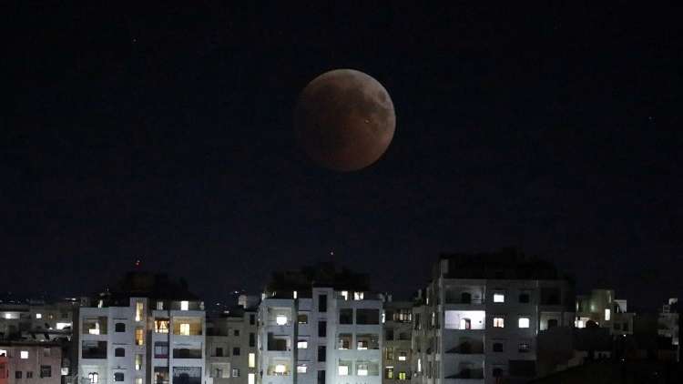 ضربات مجهولة المصدر على إدلب السورية 