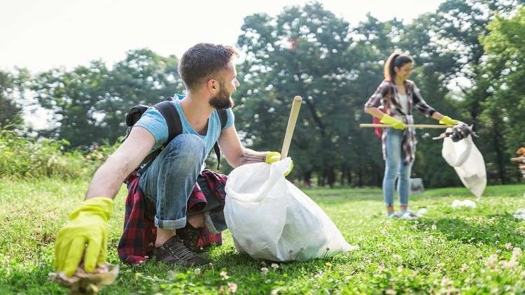 "جمع القمامة" يجتاح الإنترنت و"RT تتحدى"!